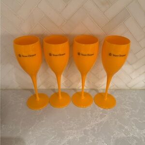 Veuve Clicquot Yellow Champagne Flutes Set